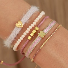 Lot de bracelets rosés