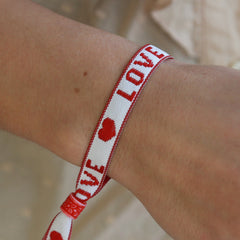 Geweven armbandje white love