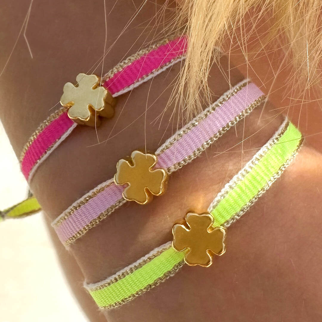 Armband golden clover hot pink